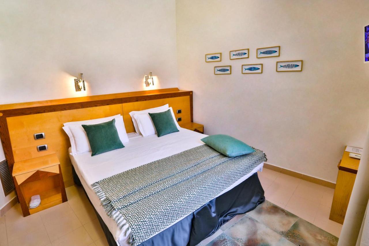 Piccadilly Rooms Restaurant And Beach ซานตามาเรีย อัล บาโญ ภายนอก รูปภาพ